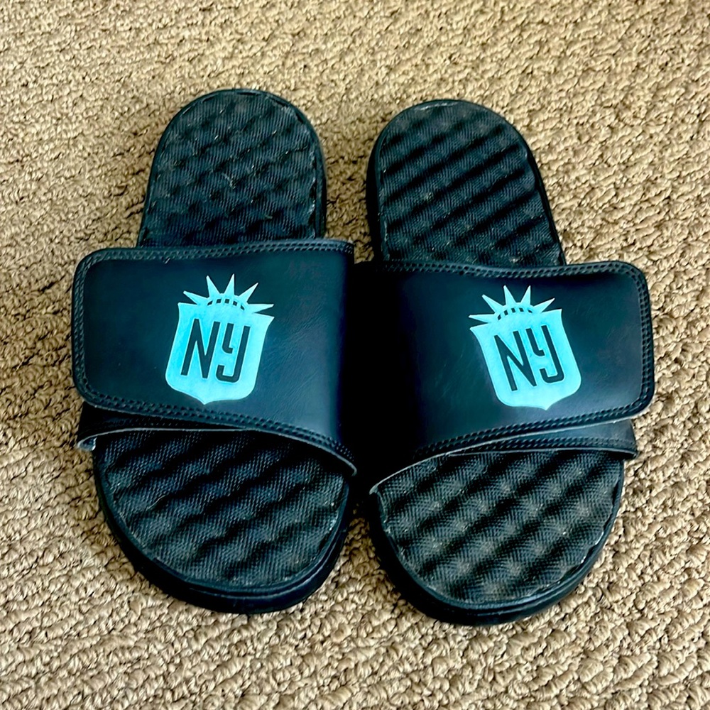 New York Gotham NWSL soccer slides, women’s size 7
